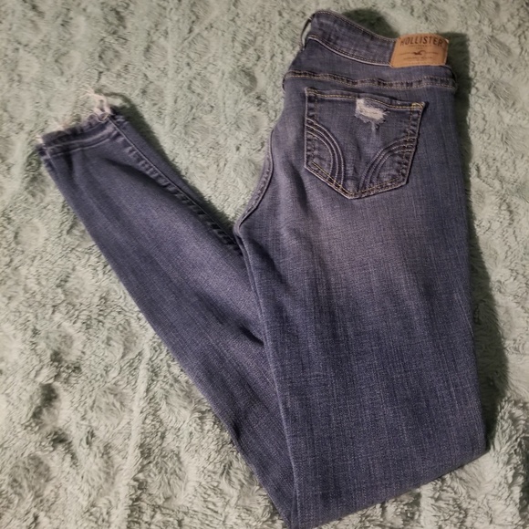 Hollister Distressed Super Skinny Jeans - Picture 1 of 5